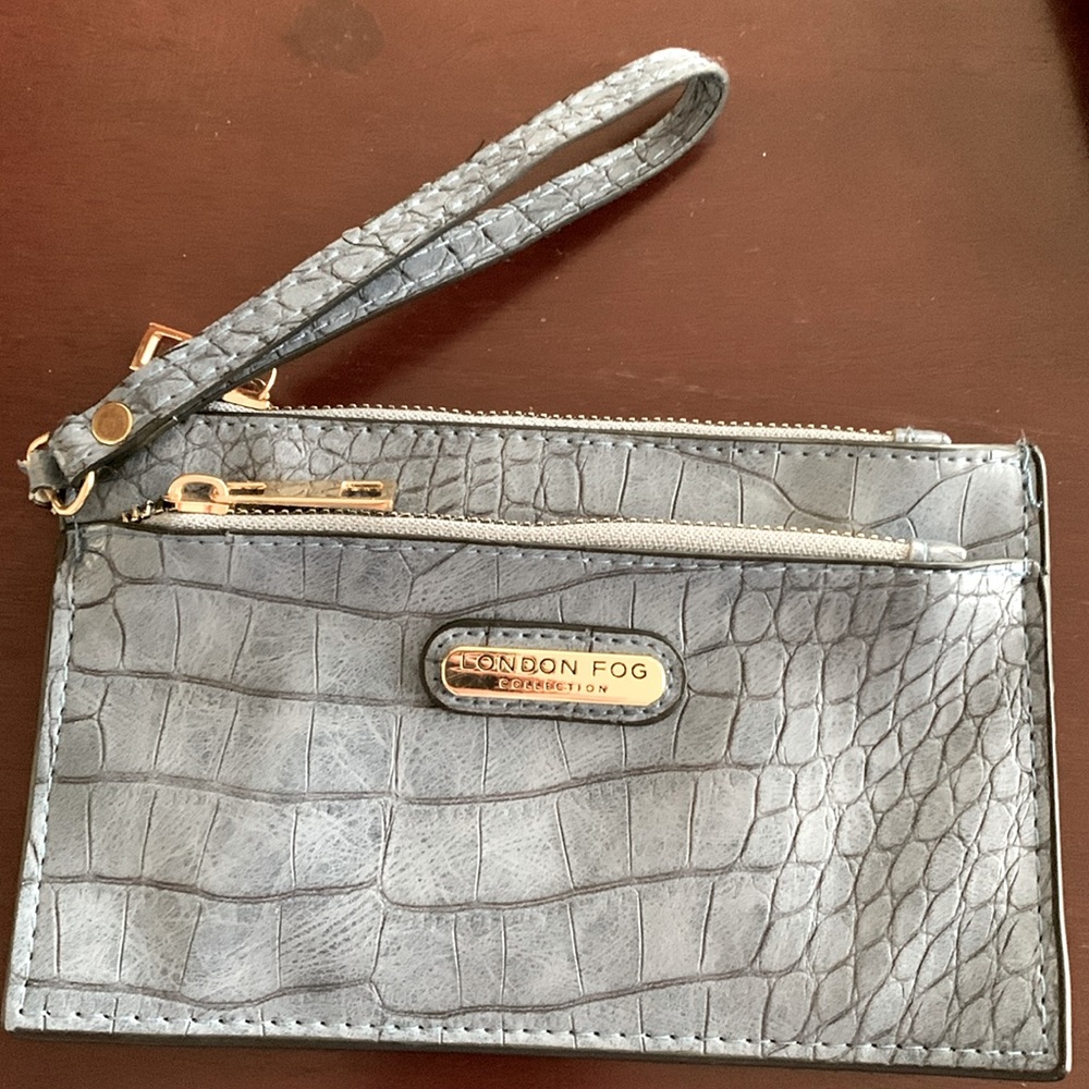 NWT London Fog Wristlet Danica Wristlet Crocodile embossed Denim Blue.